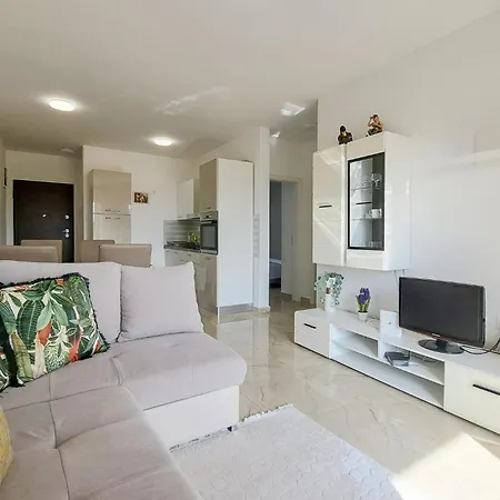 Amazing In With Kitchen Medulin